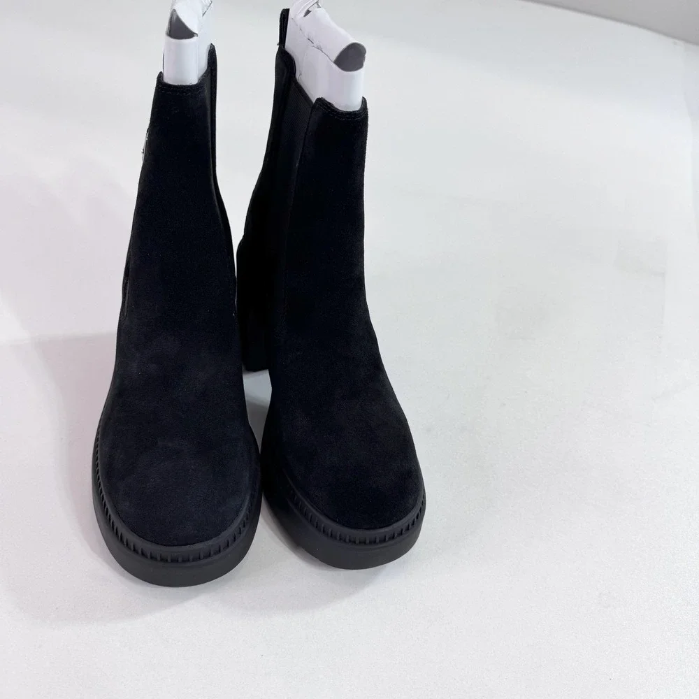 Calvin Klein Boots Womens Size 7.5 Black Suede Chelsea Ankle Block Heel Lug Sole